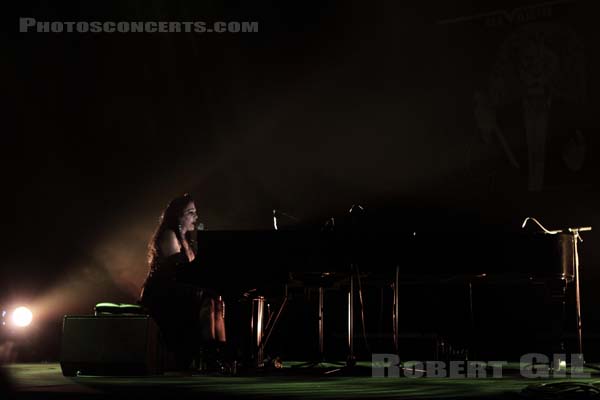 DIAMANDA GALAS - 2010-06-04 - PARIS - Espace Charlie Parker - Grande Halle - 